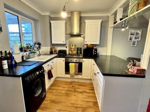 Kitchen- click for photo gallery